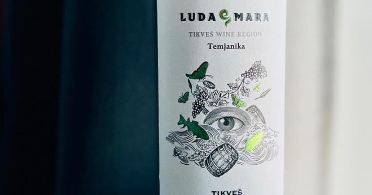 The label of Temjanika Luda Mara, a dry white wine from Tikveš